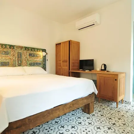 Oalis Boutique 4*